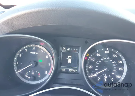 2017 Hyundai Santa Fe Sport 2.4L z USA, uszkodzony, nr VIN 5XYZT3LB0HG434423